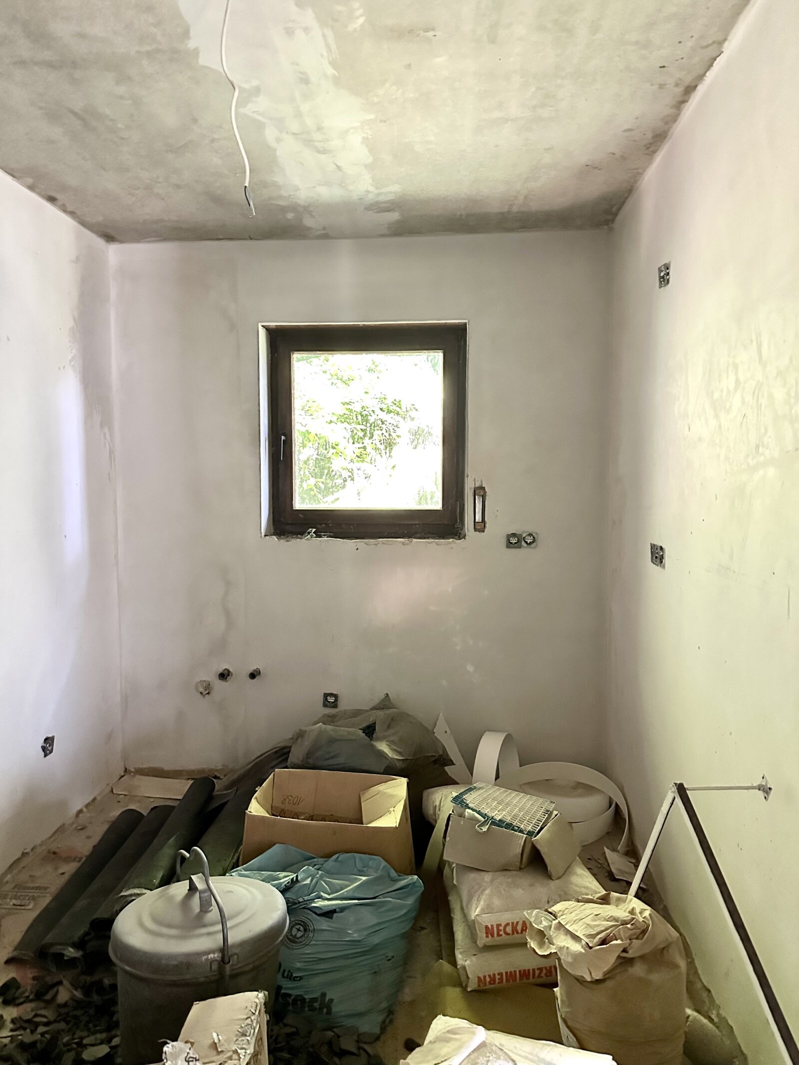 Großes Haus mit Potenzial zum Fertigstellen im Schwarzwald