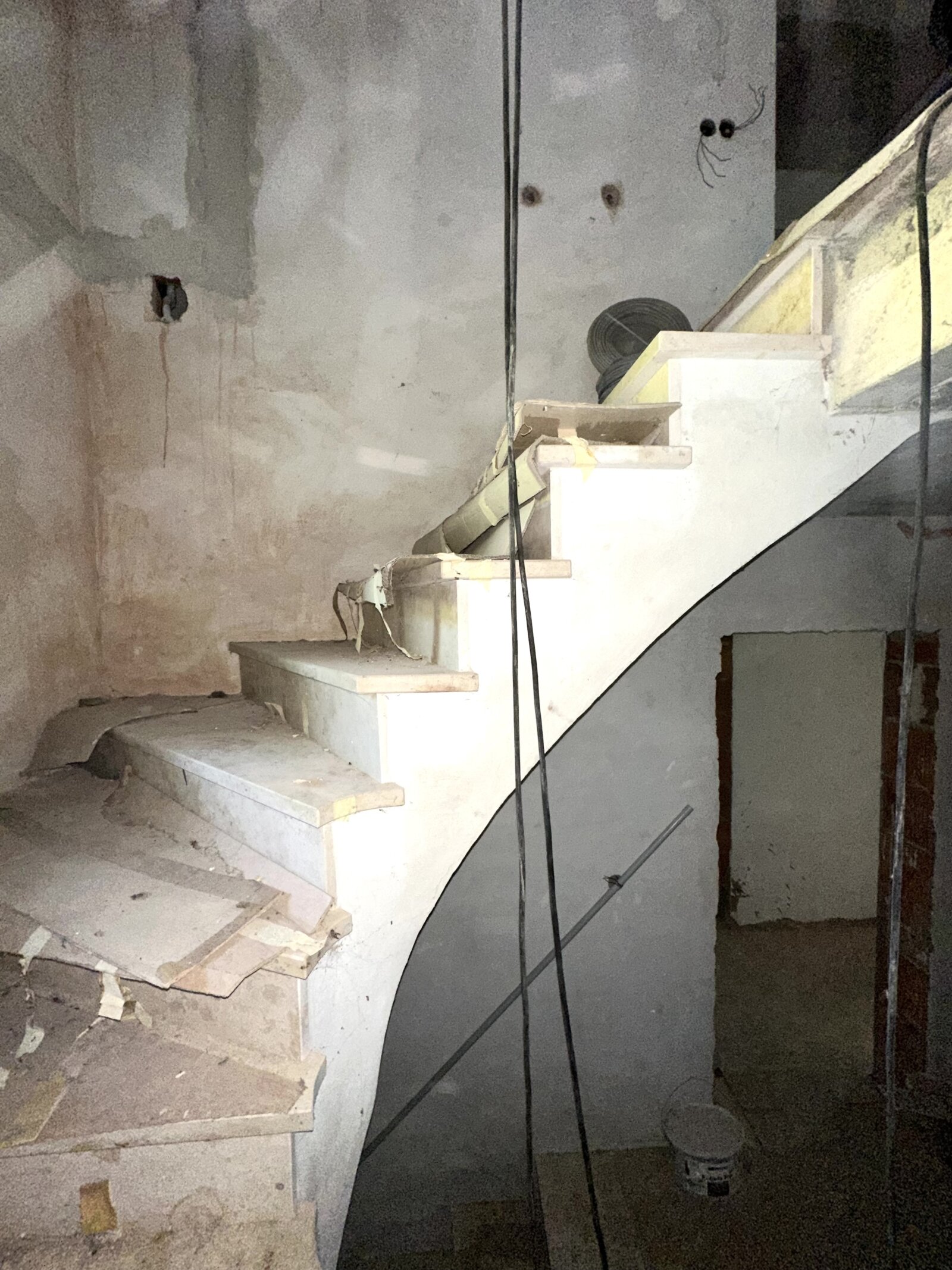 Großes Haus mit Potenzial zum Fertigstellen im Schwarzwald