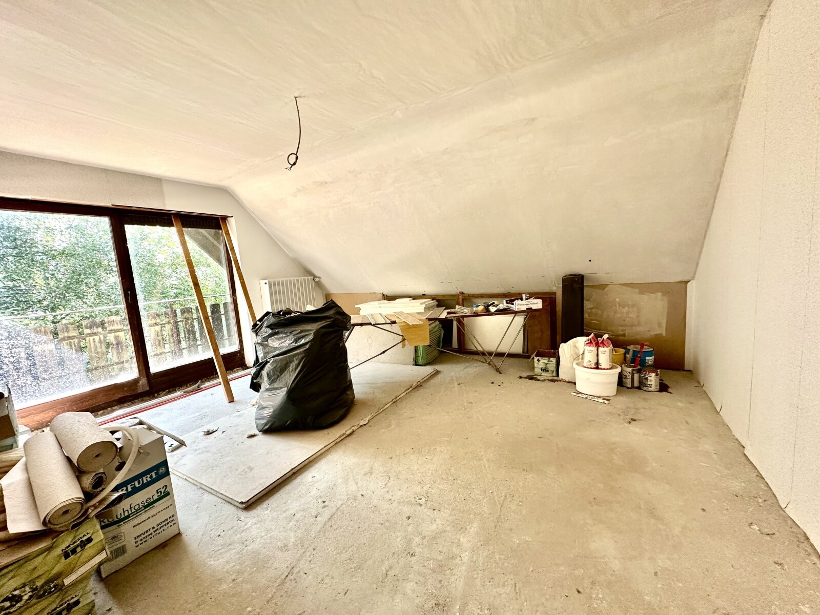 Großes Haus mit Potenzial zum Fertigstellen im Schwarzwald