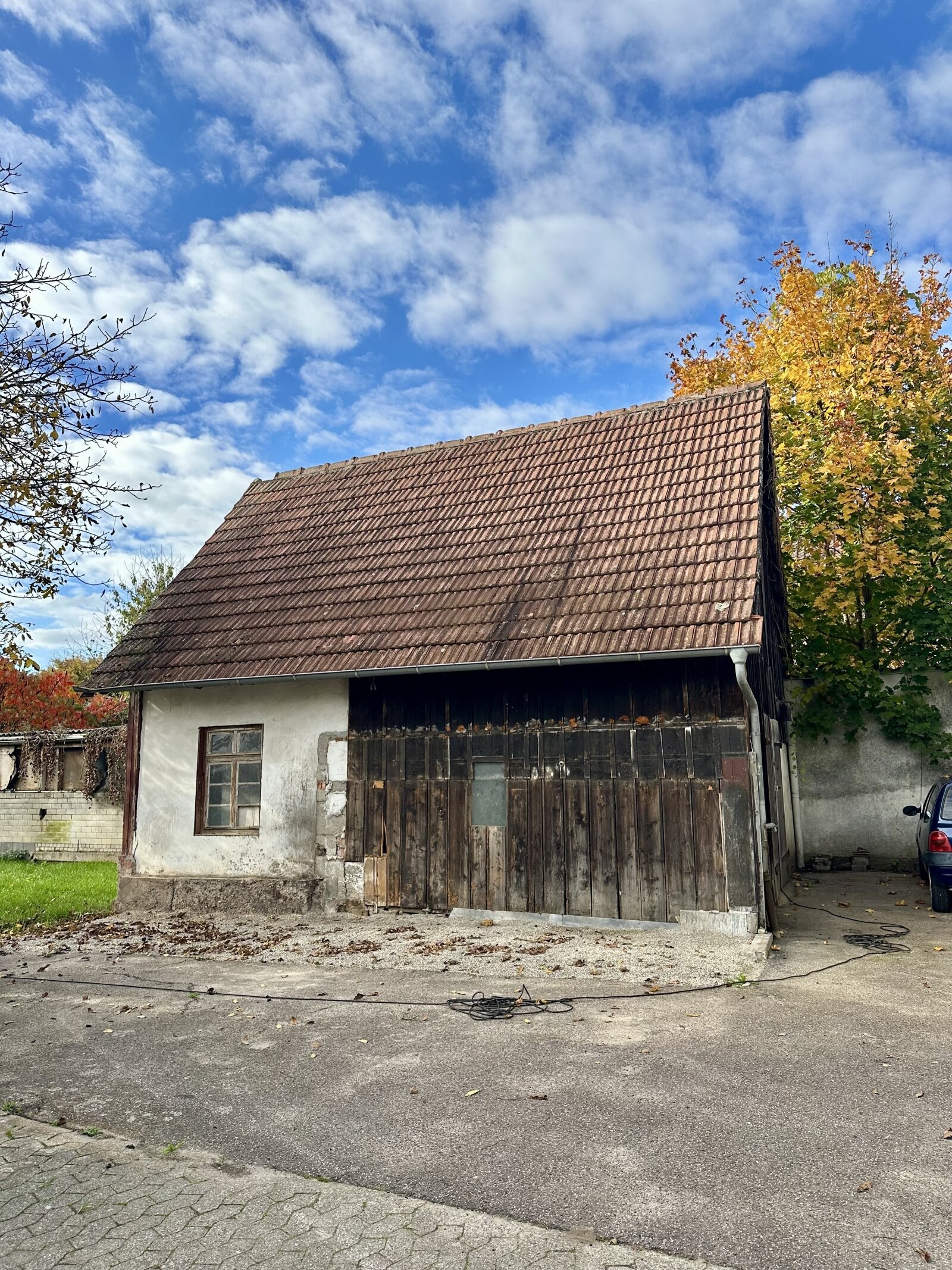 * Anlageobjekt oder* Familientraum!* 3000 m²* großes Grundstück/ Obstwiese mit sanierungsbedürftigen Haus /*2 Wohneinheiten