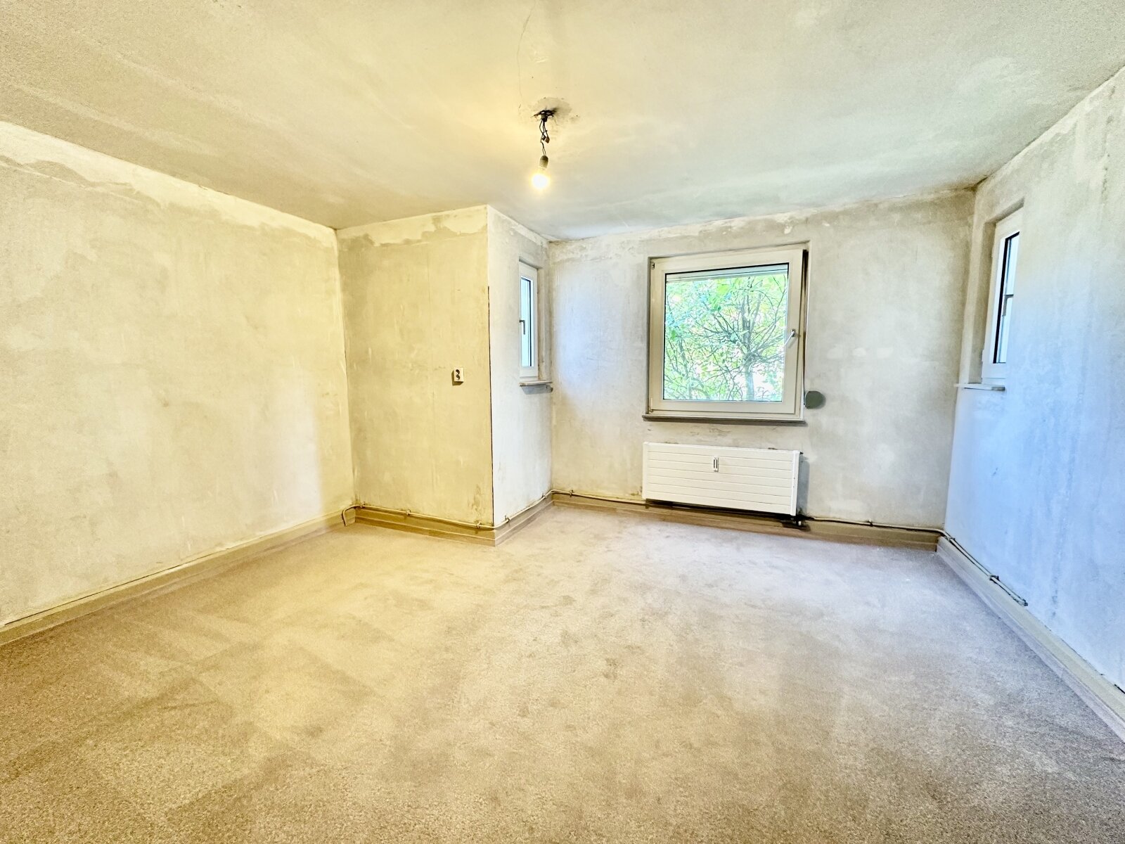 * Anlageobjekt oder* Familientraum!* 3000 m²* großes Grundstück/ Obstwiese mit sanierungsbedürftigen Haus /*2 Wohneinheiten