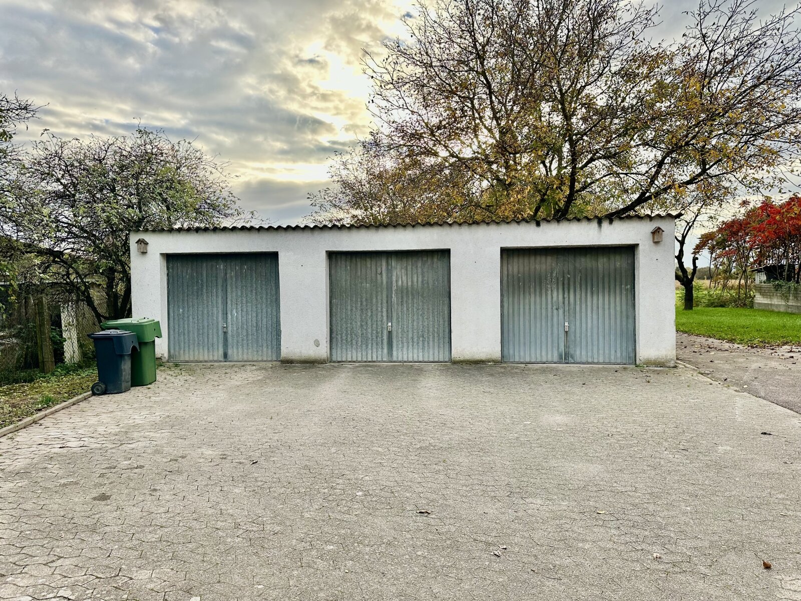 * Anlageobjekt oder* Familientraum!* 3000 m²* großes Grundstück/ Obstwiese mit sanierungsbedürftigen Haus /*2 Wohneinheiten
