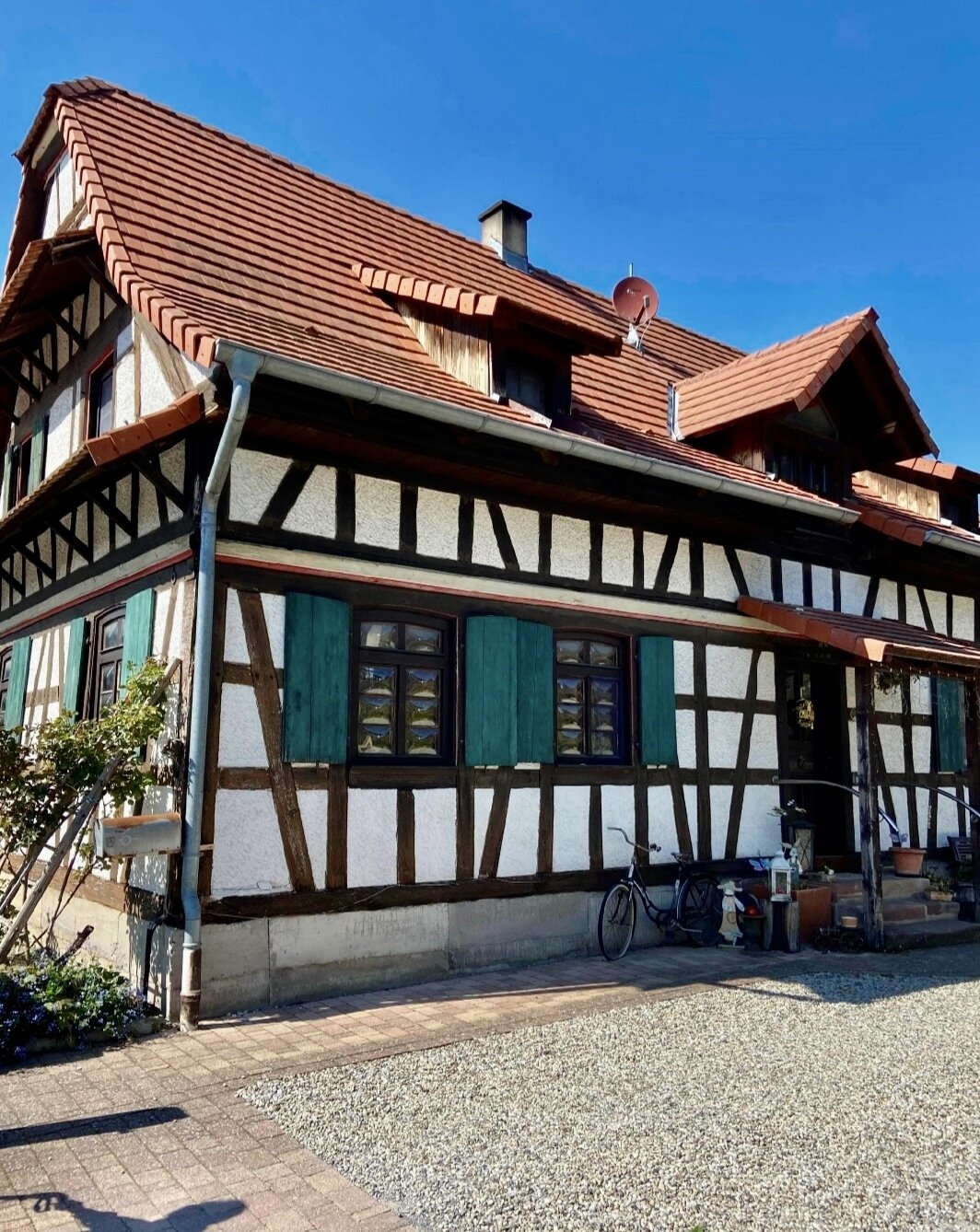 Fachwerk- *Bauernhaus auf 995m²  Grundstück mit  großer* Scheune 