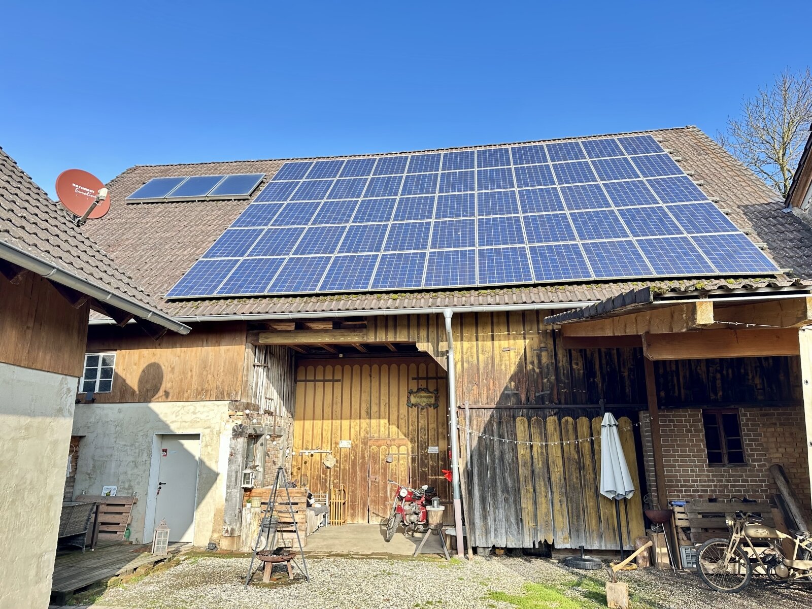 Fachwerk- *Bauernhaus auf 995m²  Grundstück mit  großer* Scheune 