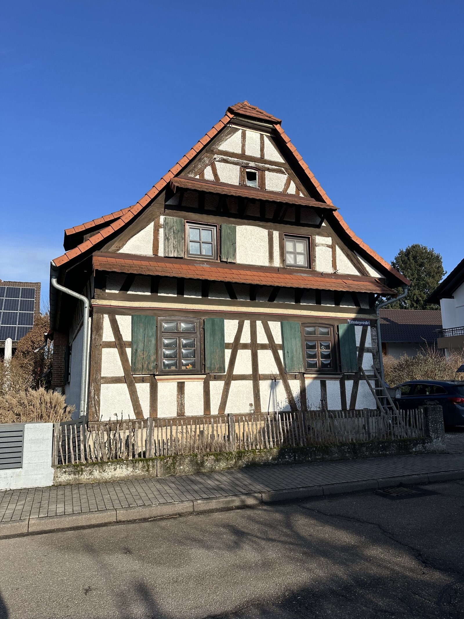 Fachwerk- *Bauernhaus auf 995m²  Grundstück mit  großer* Scheune 
