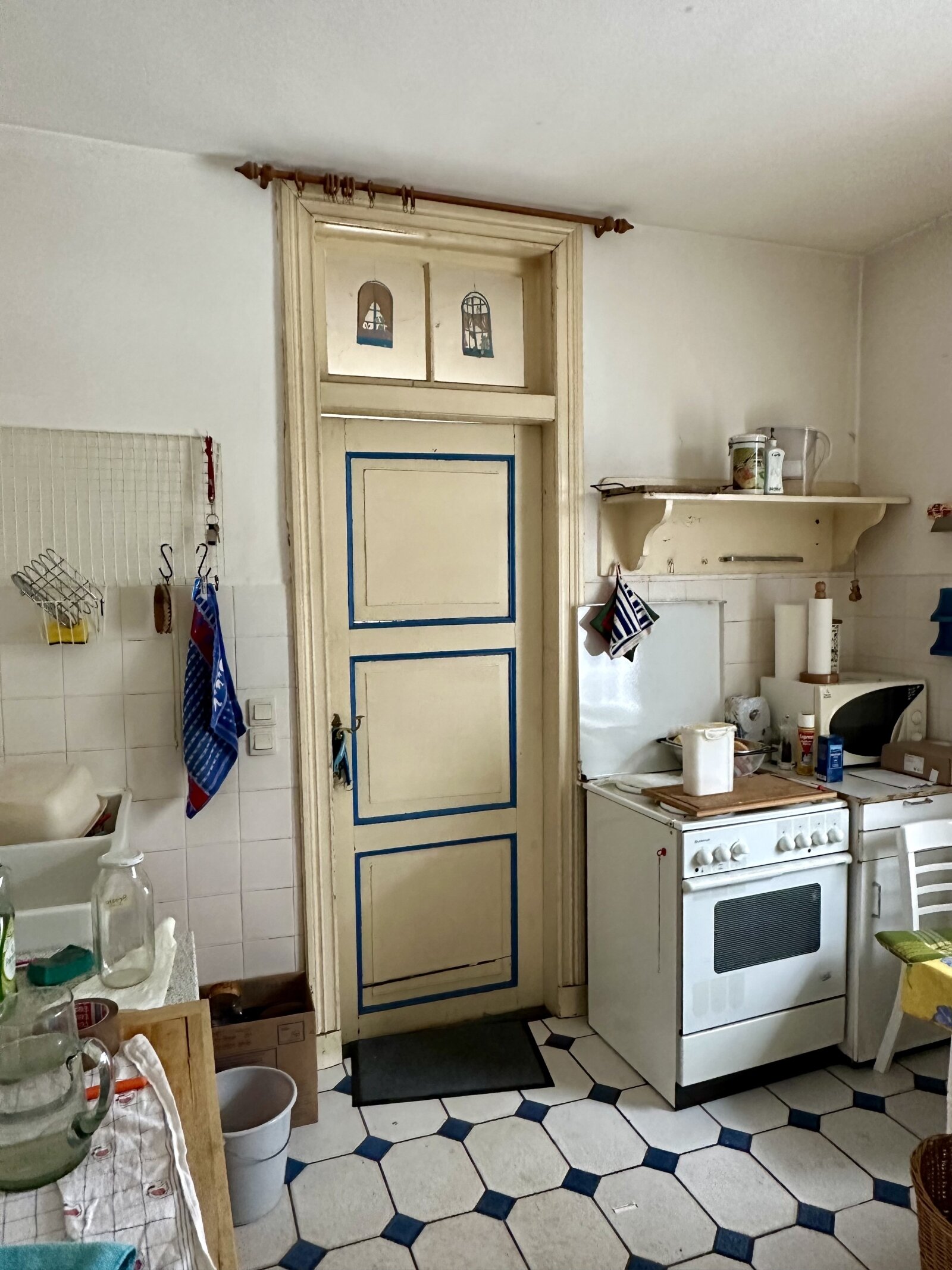 Sanierungsbedürftiges Einfamilienhaus  mit *Einliegerwohnung auf ca 8000 m²* Traumgrundstück