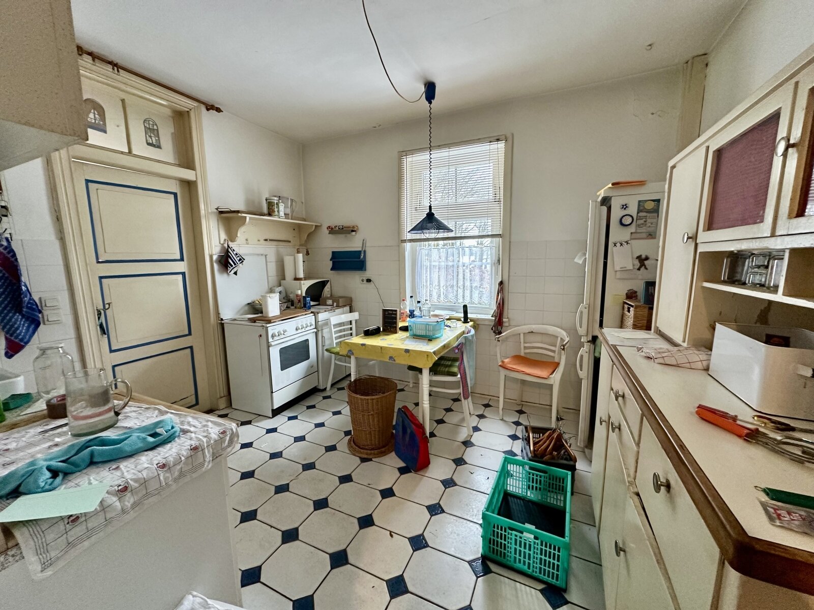 Sanierungsbedürftiges Einfamilienhaus  mit *Einliegerwohnung auf ca 8000 m²* Traumgrundstück