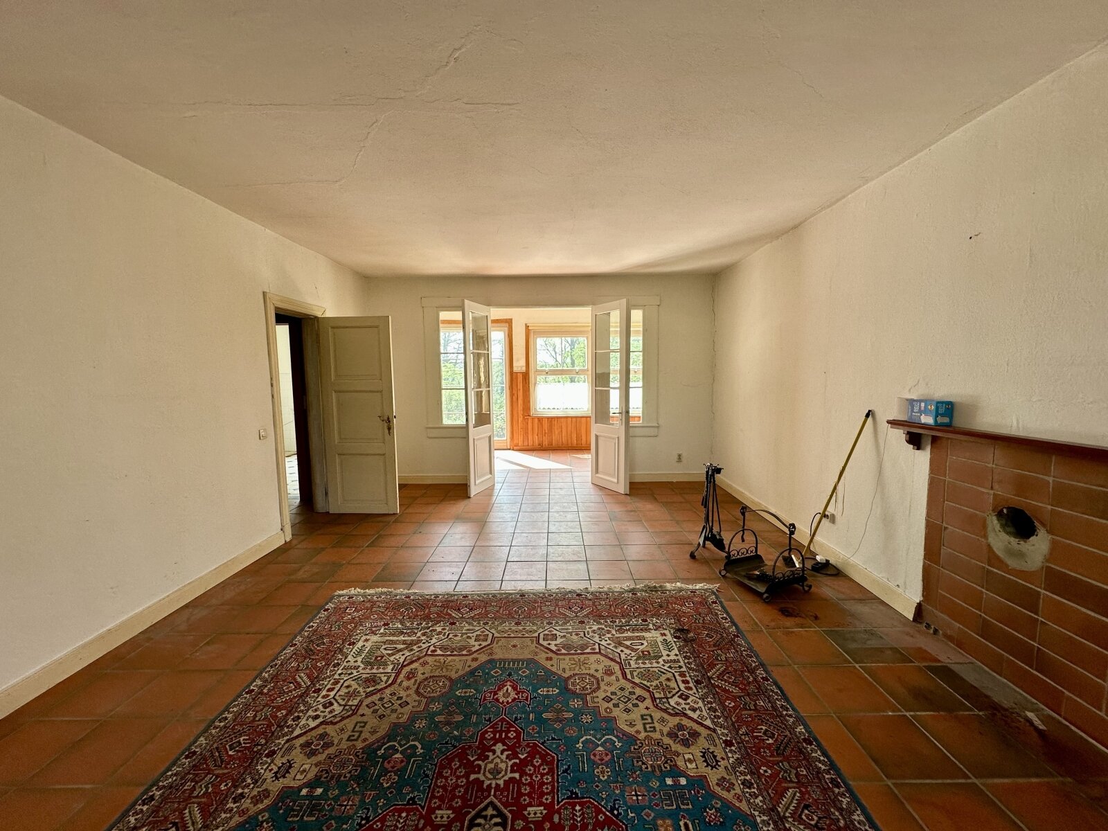 Sanierungsbedürftiges Einfamilienhaus  mit *Einliegerwohnung auf ca 8000 m²* Traumgrundstück