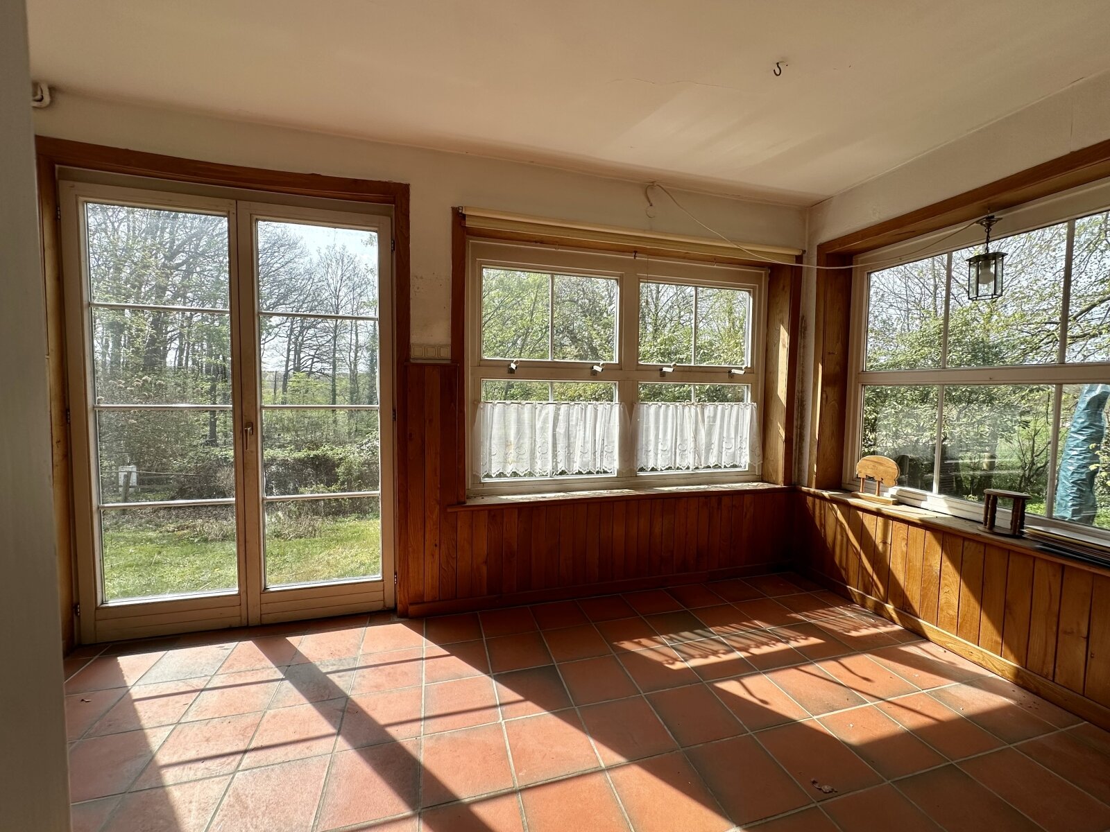 Sanierungsbedürftiges Einfamilienhaus  mit *Einliegerwohnung auf ca 8000 m²* Traumgrundstück